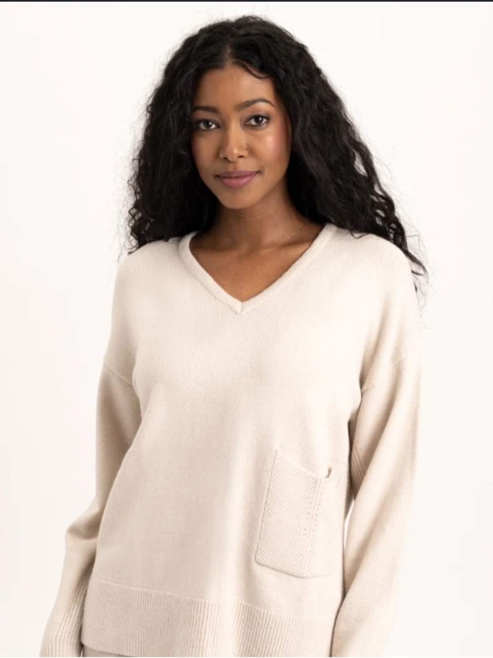 Renuar Women's Cream V-Neck Sweater with Pocket